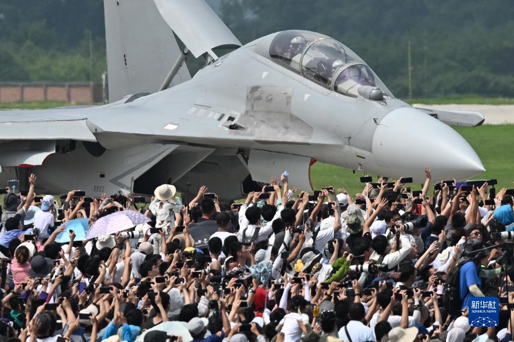 1690765361166173.jpg 1129777184_16907308659341n.jpg