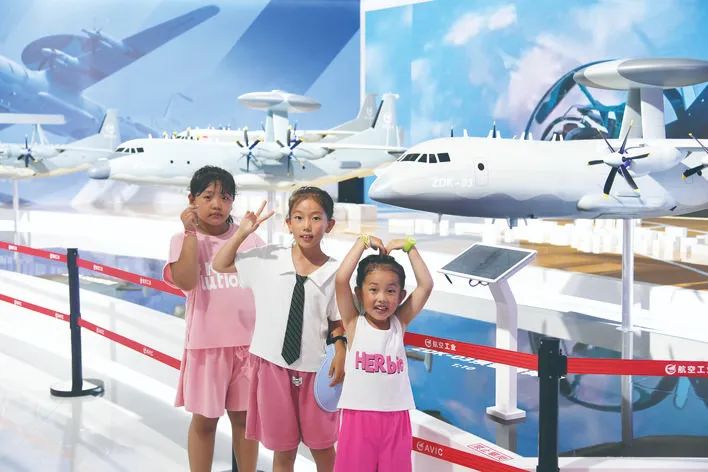 1690794810448945.jpg 640 (1).jpg